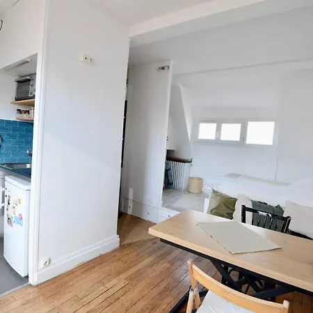 Bright Apt With Balcony In Montparnasse פריז